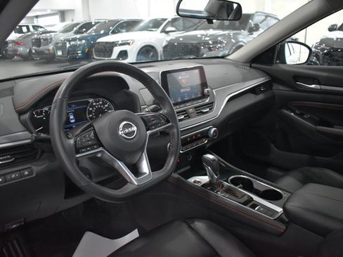 Used 2023 Nissan Altima 2.5 SR AWD/4WD image 11