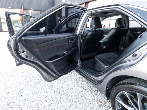 Used 2017 Toyota Camry XSE image 26