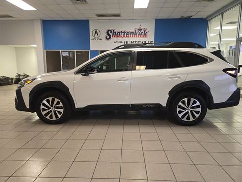 Used 2024 Subaru Outback Premium image 5