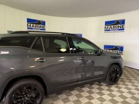 Used 2020 GMC Terrain SLE w/ Driver Convenience Package FWD image 2