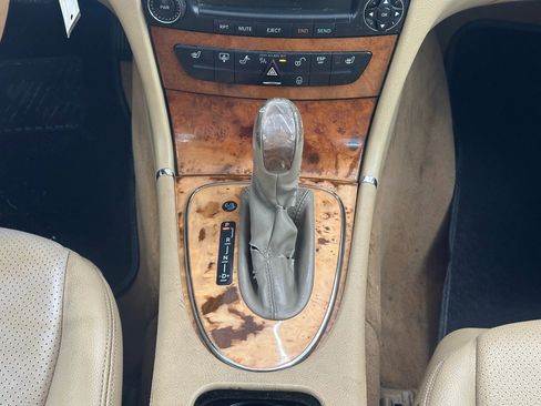 Used 2008 Mercedes-Benz E 350 4MATIC Sedan image 18