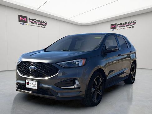 Used 2020 Ford Edge ST w/ Cold Weather Package image 3