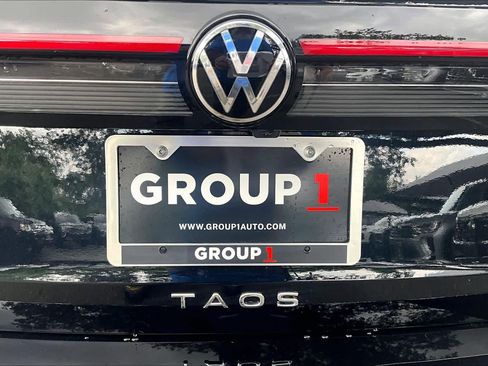 New 2026 Volkswagen Taos SE FWD image 15