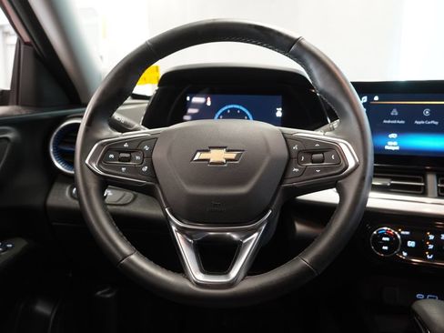 Used 2025 Chevrolet Trax LT w/ Driver Confidence Package FWD image 16