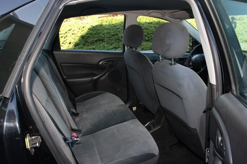 Used 2002 Ford Focus LX FWD image 6