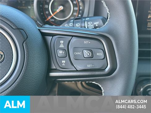 Used 2025 Jeep Wrangler Unlimited Rubicon image 30