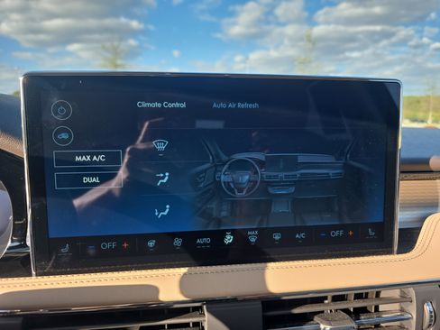 Certified 2023 Lincoln Corsair AWD w/ Equipment Group 102A image 21