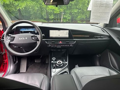 Used 2024 Kia Niro Wind FWD image 25