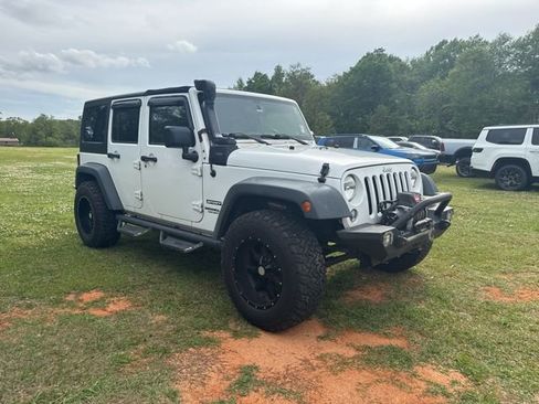 Used 2015 Jeep Wrangler Unlimited Sport w/ Quick Order Package 24S AWD/4WD image 8