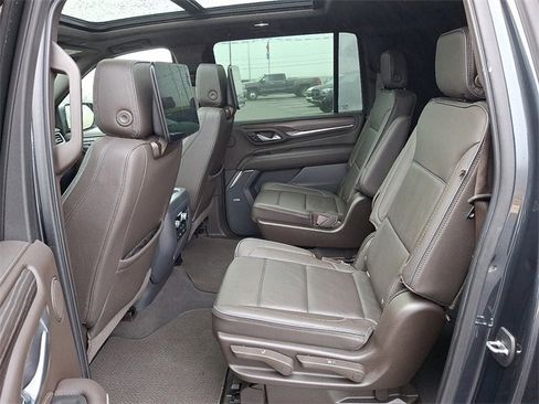 Used 2021 GMC Yukon XL Denali w/ Denali Ultimate Package image 8