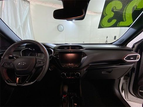 Used 2023 Chevrolet TrailBlazer RS w/ Sun and Liftgate Package image 33