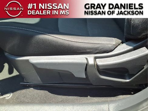 Used 2024 Nissan Sentra SV FWD image 11