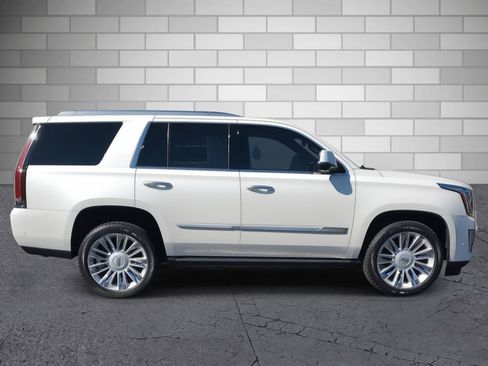 Used 2018 Cadillac Escalade Platinum image 6