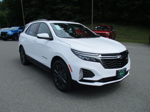 Certified 2022 Chevrolet Equinox RS w/ Infotainment Package AWD/4WD image 3