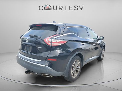Used 2018 Nissan Murano S image 3