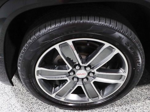 Used 2019 GMC Acadia Denali w/ Technology Package AWD/4WD image 11