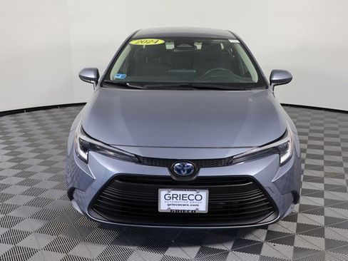 Used 2024 Toyota Corolla LE image 3