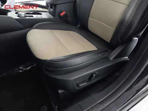 Certified 2022 Ford Escape Titanium w/ Titanium Elite Package image 29