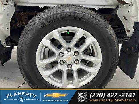 Used 2023 Chevrolet Silverado 1500 LT AWD/4WD image 19