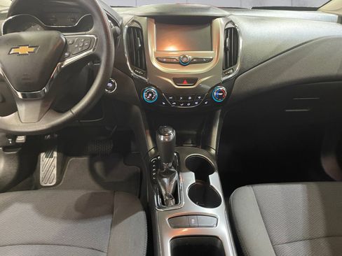 Used 2017 Chevrolet Cruze LT w/ Convenience Package image 12