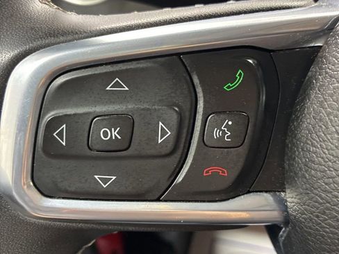 Used 2023 Jeep Gladiator Overland image 12