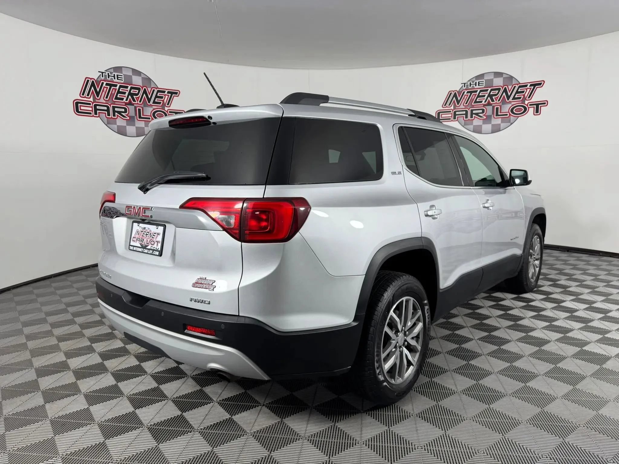 Used 2017 GMC Acadia SLE w/ Driver Alert Package I AWD/4WD image 7