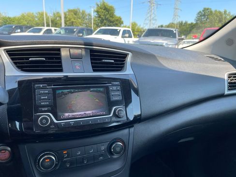Used 2017 Nissan Sentra SV FWD image 11