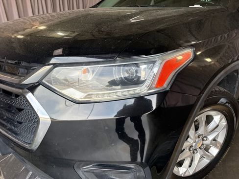 Used 2021 Chevrolet Traverse LS FWD image 9