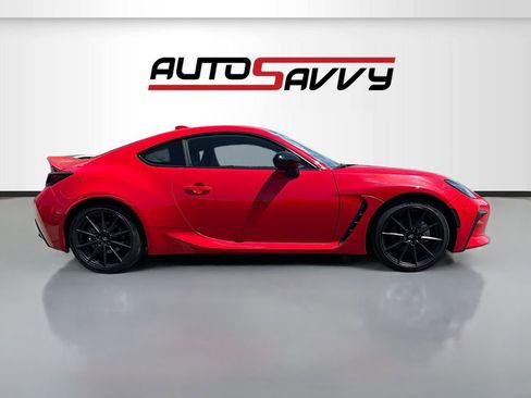 Used 2025 Toyota GR86 Premium w/ ALL Weather Mat Package (TMS) RWD image 8