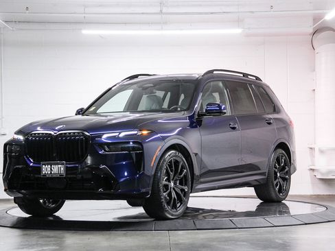 Used 2026 BMW X7 xDrive40i w/ Executive Package AWD/4WD image 3