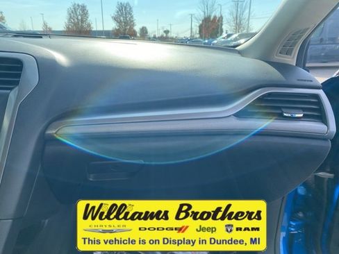 Used 2020 Ford Fusion SE image 31