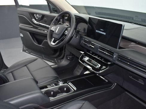 New 2025 Lincoln Corsair Reserve image 25