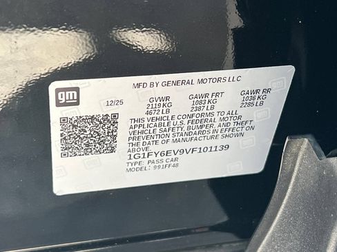 Used 2027 Chevrolet Bolt LT w/ Comfort Package FWD image 36