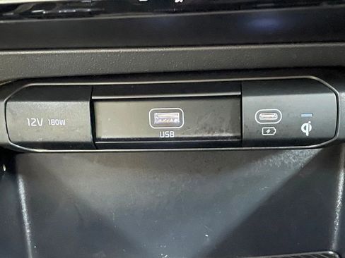 Used 2024 Kia Niro Wave w/ Wave Preserve Package image 35