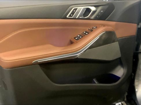 Used 2024 BMW X5 xDrive40i w/ Premium Package image 21