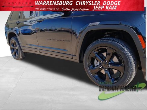 New 2025 Jeep Grand Cherokee L Limited w/ Luxury Tech Group II image 35