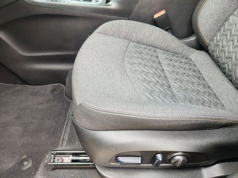 Used 2024 Chevrolet Equinox LT FWD image 29