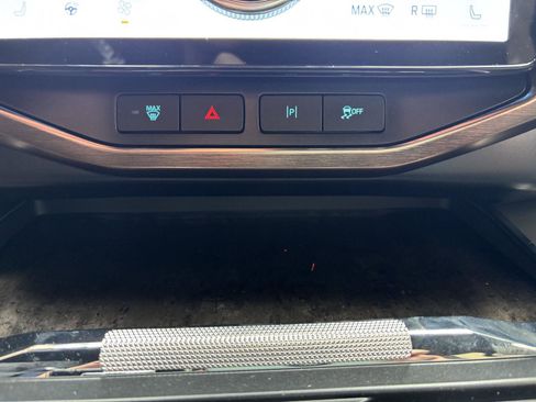 Used 2022 Ford F150 Lightning Lariat AWD/4WD image 22