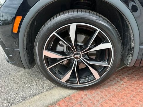 Certified 2024 Volkswagen Tiguan SEL R-Line AWD/4WD image 9