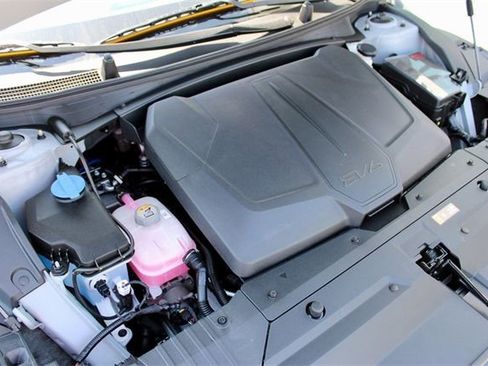 New 2025 Kia EV6 Light RWD image 17