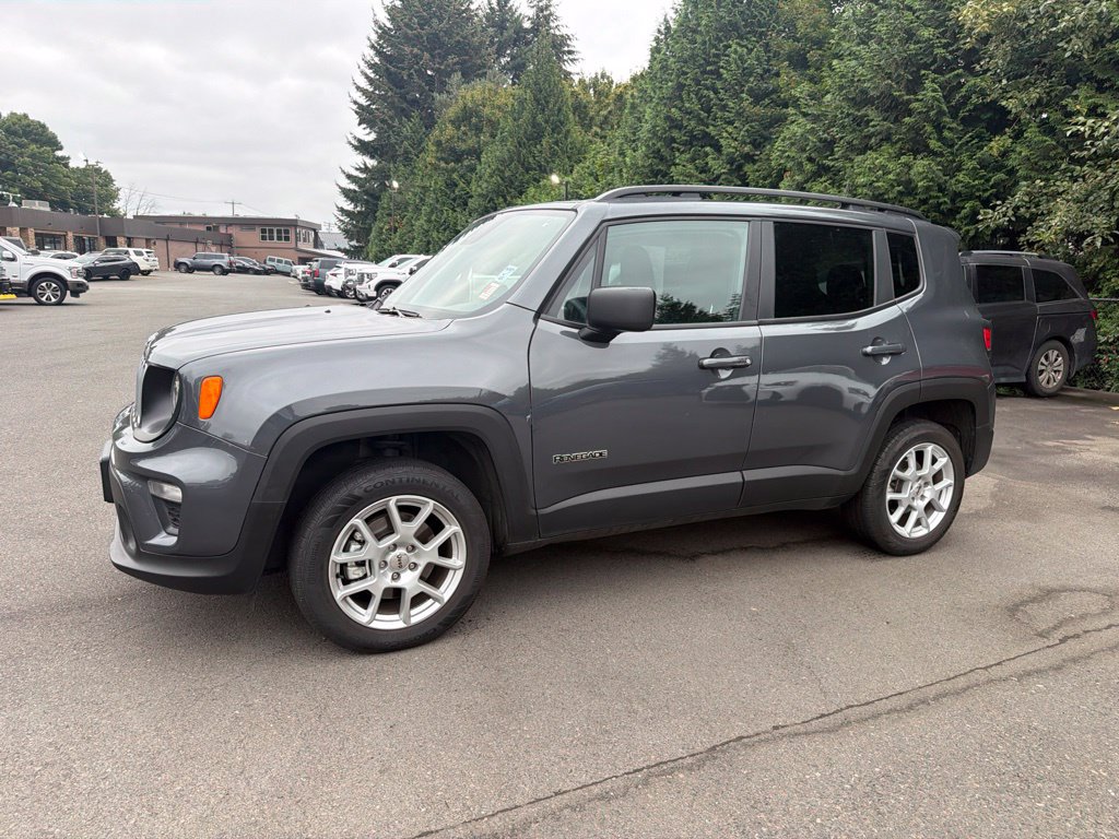 Used 2022 Jeep Renegade Latitude AWD/4WD image 1