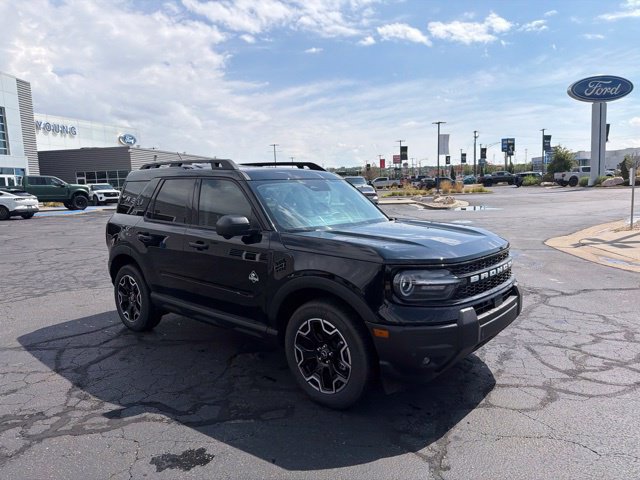 Used 2025 Ford Bronco Sport Outer Banks w/ Outer Banks Tech Package+ AWD/4WD image 2
