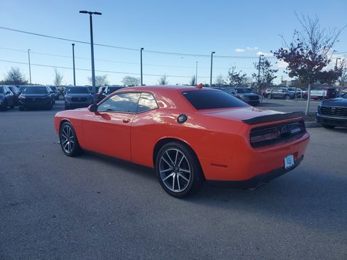 Used 2023 Dodge Challenger R/T w/ Plus Package image 5