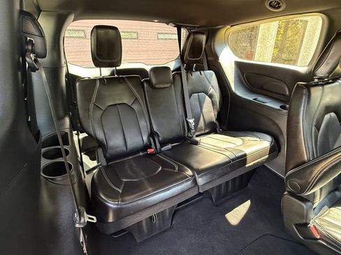 Used 2026 Chrysler Pacifica Select FWD image 22