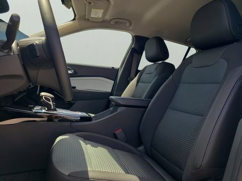 New 2026 Chevrolet Trax LT w/ LT Convenience Package FWD image 22