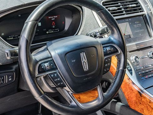 Used 2020 Lincoln Nautilus Reserve FWD image 24