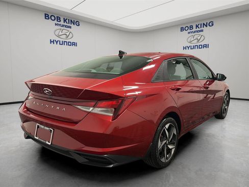 Certified 2023 Hyundai Elantra SEL w/ Convenience Package FWD image 5