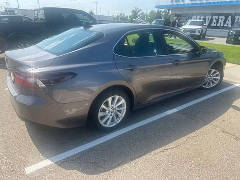 Used 2024 Toyota Camry LE w/ Convenience Package FWD image 4