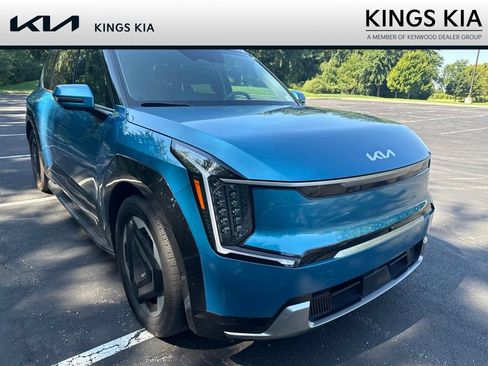 Used 2024 Kia EV9 Land w/ Towing Package AWD/4WD image 5
