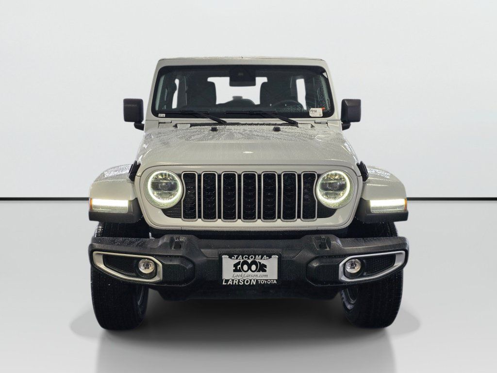 Used 2025 Jeep Wrangler Unlimited Sahara AWD/4WD image 8